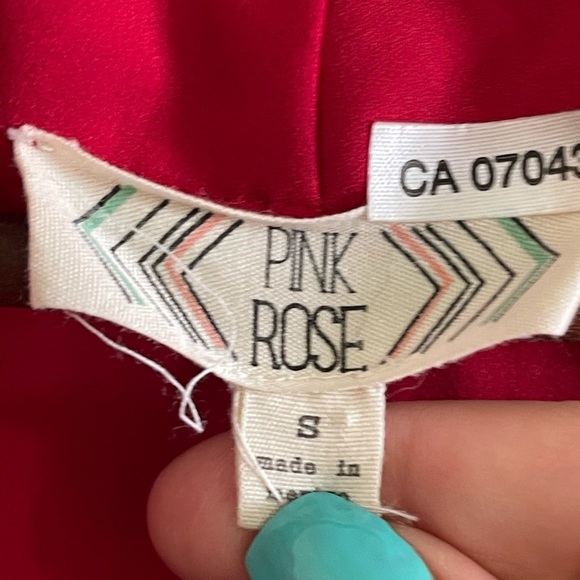 3/$30 Pink Rose red sleeveless blouse - Picture 3 of 6